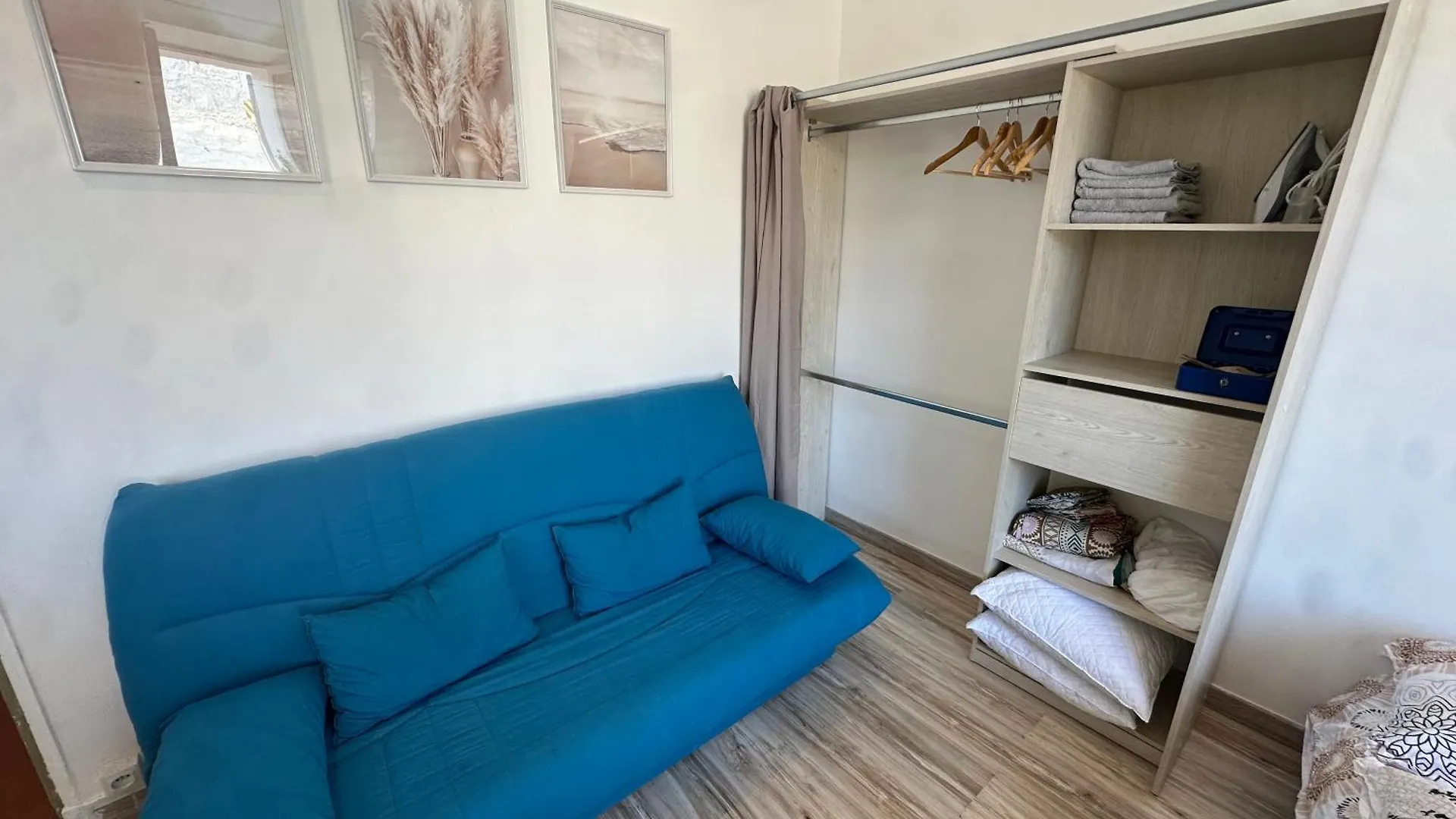 Apartment Etoile De Mer Magnifique Studio Deco Plage Et Sable Fin, Votre Sejour A Marseille Commence Ici, Centre-Ville